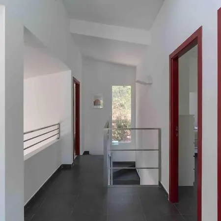 Calma Villa. De Lujo, Jacuzzi Y Piscina 아파트